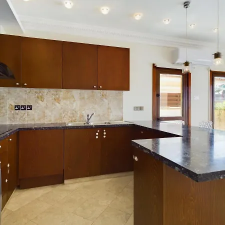 Villa Amazing Frontline Larnaca