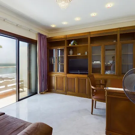 Amazing Frontline Villa *