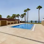 Villa Amazing Frontline