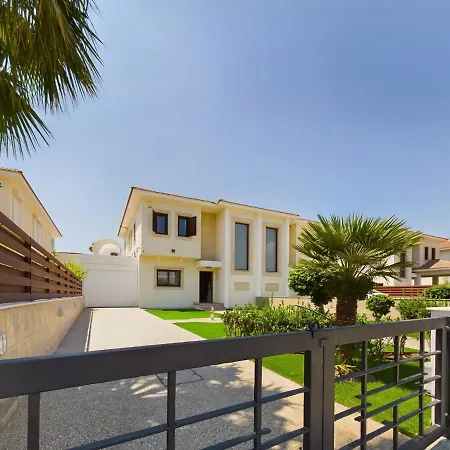 Amazing Frontline Villa Larnaca
